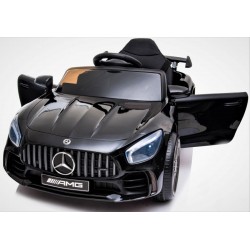 Czarny Mercedes GTR-S